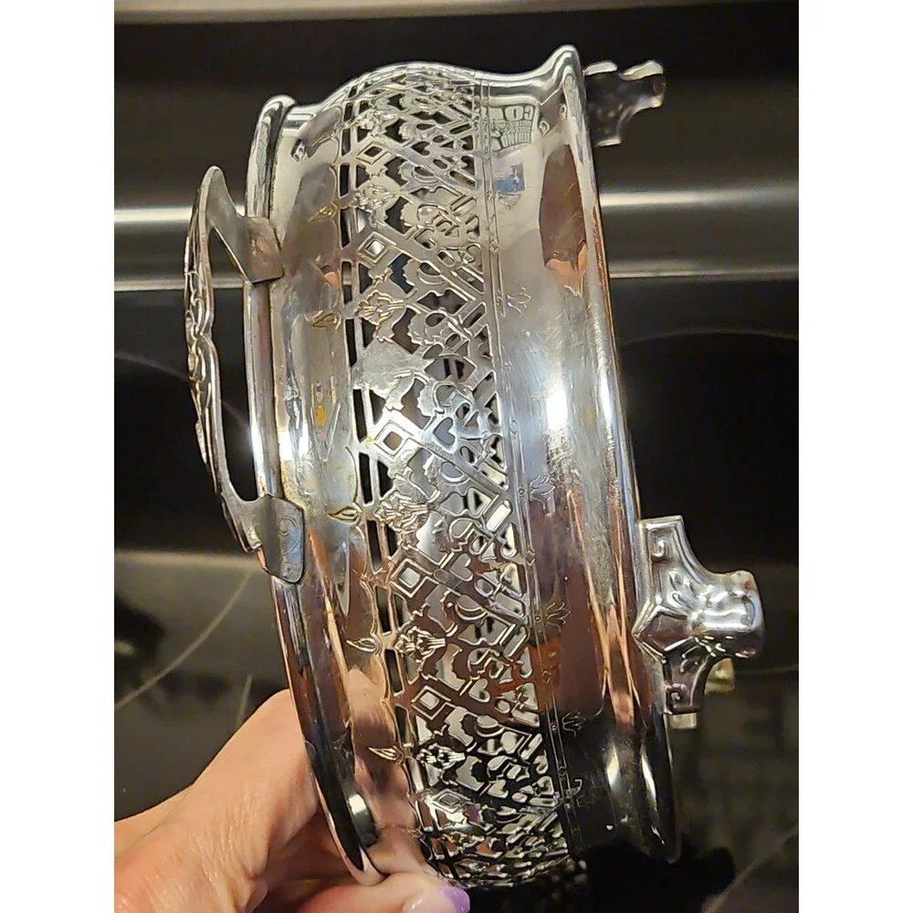 Vintage Pyrex Etched Floral Glass Casserole Dish w/ Lid & Silver Carrier 623 - C